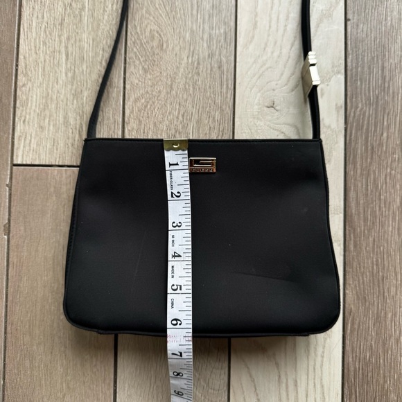 Guess Crossbody Bag Y2k | Excellent Condition - Picture 5 of 10